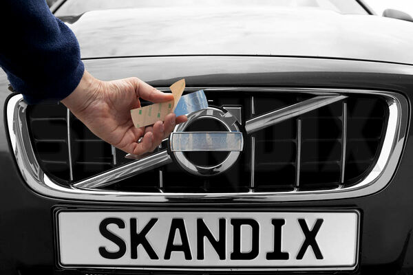 SKANDIX - Technische Infos: Reparaturteil Volvo Emblem Kühlergrill