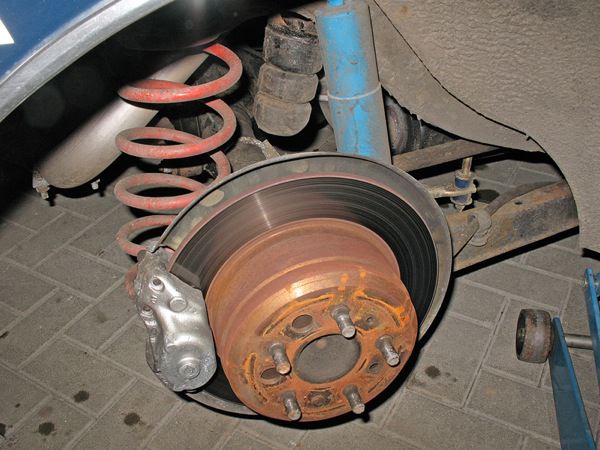 Volvo 164: wheel suspension
