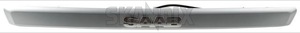 Griff, Koffer-/ Laderaumklappe 12845238 (1065937) - Saab 9-3 (2003-) - 93 93 9 3 griff koffer laderaumklappe griff kofferladeraumklappe griffe heckgriffe heckklappengriffe klappengriffe kofferklappengriffe kofferraumgriffe kofferraumklappengriffe laderaumgriffe laderaumklappengriffe limousine sedan stufenheck Original integrierter kennzeichenbeleuchtung kennzeichenlampe kennzeichenleuchte kennzeichenleuchten mit nummernschildbeleuchtung nummernschildbeleuchtungen nummernschildlampen nummernschildleuchten