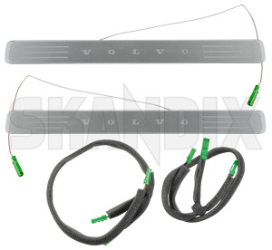 SKANDIX Shop Volvo Ersatzteile: Schwellerauflage vorne mit Beleuchtung Satz  31435858 (1072347)