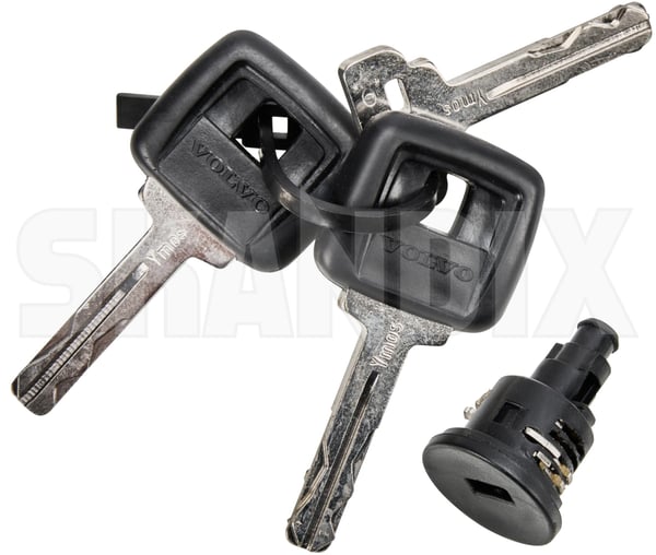 Schließzylindersatz für Handschuhfach 9203092 (1073778) - Volvo C70 (-2005), S70, V70, V70XC (-2000) - ОЕ-Nummern: 270818, 3526059, 6817966 - Keywords: cabrio cross country s70 schliesszylindersatz fuer handschuhfach schloss schlosszylinder schlosszylindersatz tuerschloss tuerschlosssatz tuerschlosszylinder tuerschlosszylindersatz v70 v70xc xc Original 2 ablagefach fuer handschuhfach handschuhfachklappe mit schluesseln