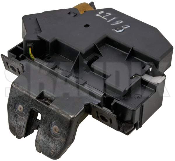 Tailgate lock with one step release examined used part 9203955 (1080339) - Volvo V70 (-2000), V70 XC (-2000) - Keywords: tailgate lock with one step release examined used part Genuine central control examined for locking one part release step system used with